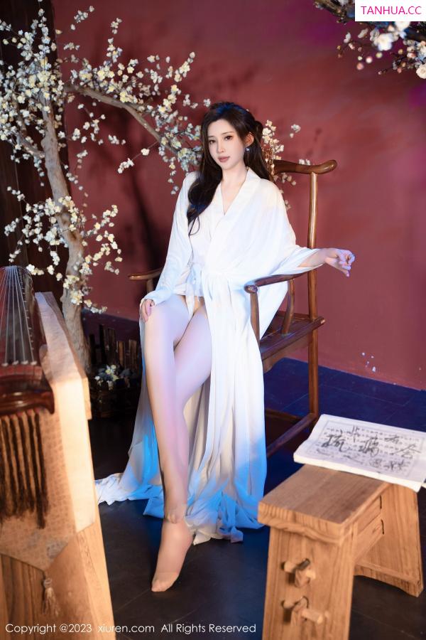 周妍希 奶瓶土肥圆 [XiuRen]高清写真图 2023.11.07 No.7625 Carol周妍希 古风美腿第10张图片